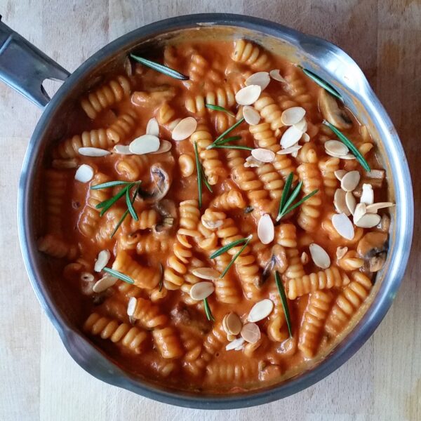 Pasta with tomato and rosemary sauce