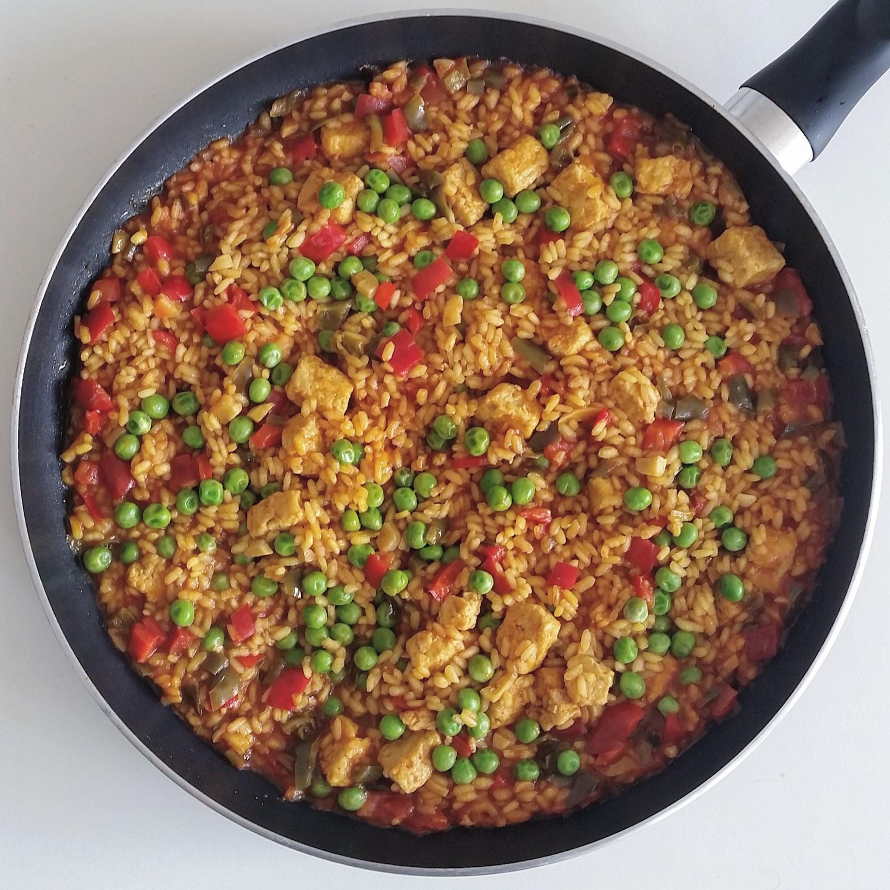 Vegetarian paella recipe, alternative to the traditional Spanish paella
