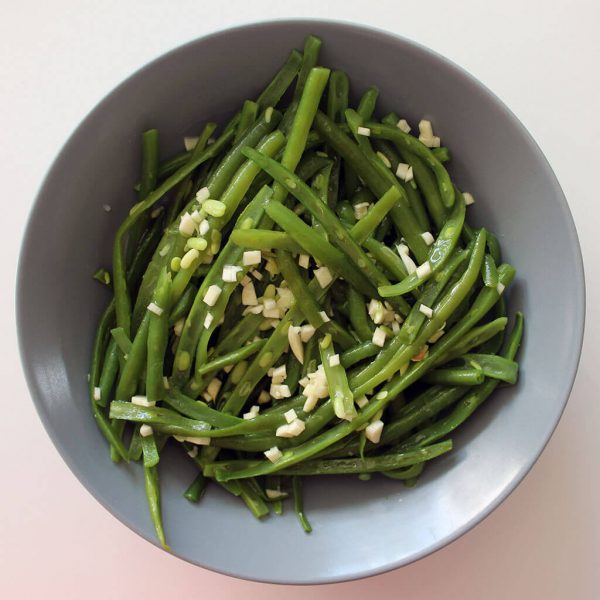 Green bean salad with garlic
